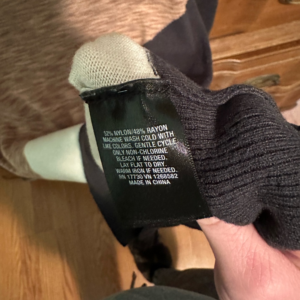 Mossimo Colorblock Sweater - Picture 3 of 4